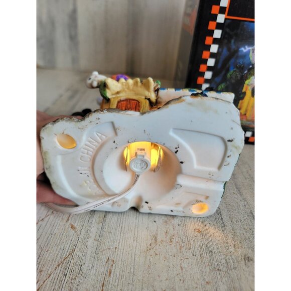 Spooky Hollow cauldron Cafe ceramic vintage Halloween village accessory - Picture 5 of 9